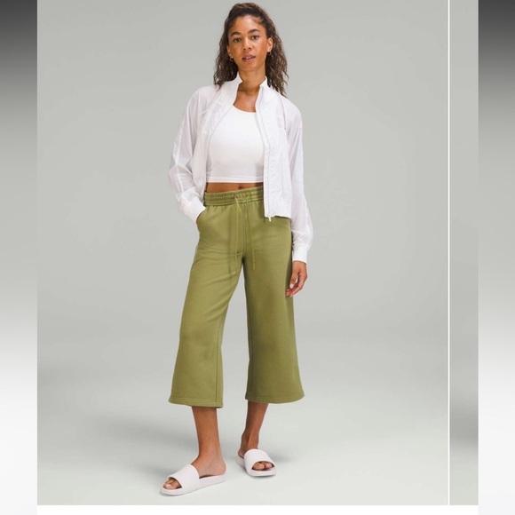 Lululemon‎ Loungeful High-Rise Wide Leg Crop Bronze Green Size 10 - Picture 1 of 12